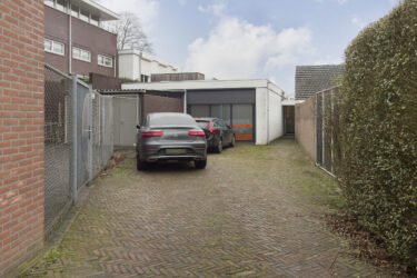 OLYMPUS DIGITAL CAMERA OLYMPUS DIGITAL CAMERA